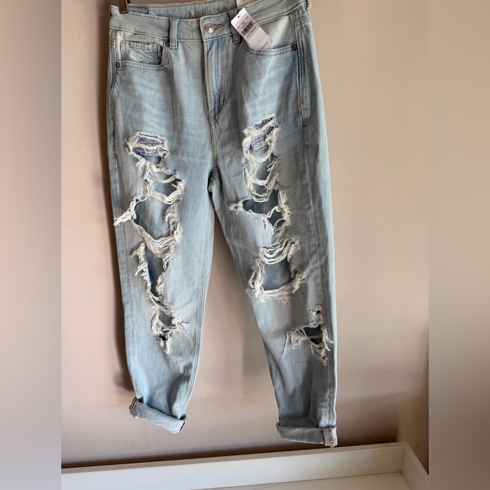 American Eagle Mom Jean Blue Mist Distressed‎ High Waist Comfort Stretch 4 R